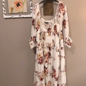 Torrid 3X dress- off white, burgundy flowers